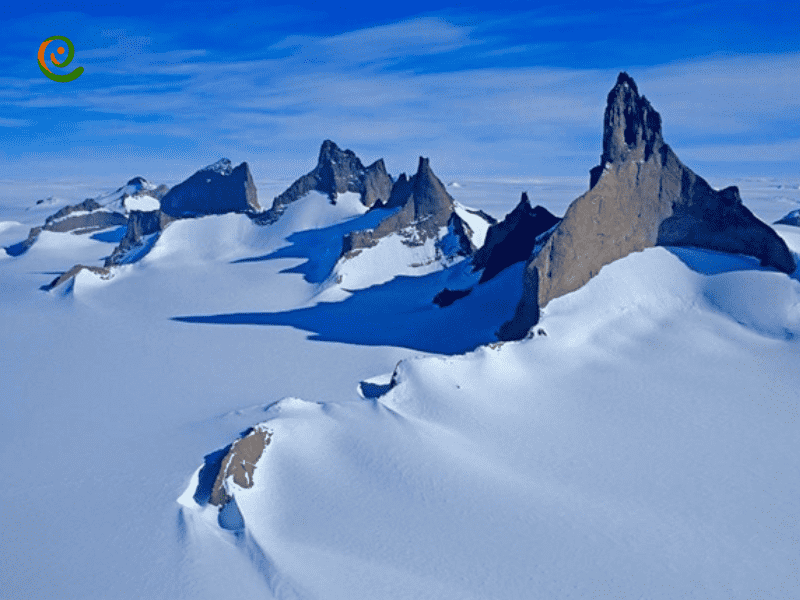درباره قله اولوتانا واقع در آنتراکتیکا کوئین موند لند که یکی از قلل زیبای جهان است در دکوول بخوانید.